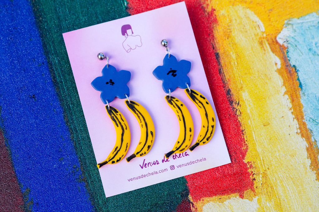Bananas with blue flowers